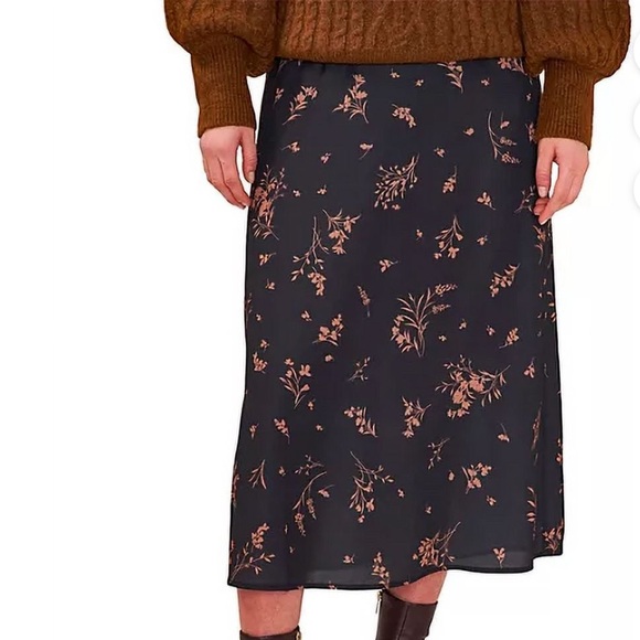 Vince Camuto Dresses & Skirts - NWT Vince Camuto Women’s Midi Flowy Skirt in color Sweet Gardens in Size XL